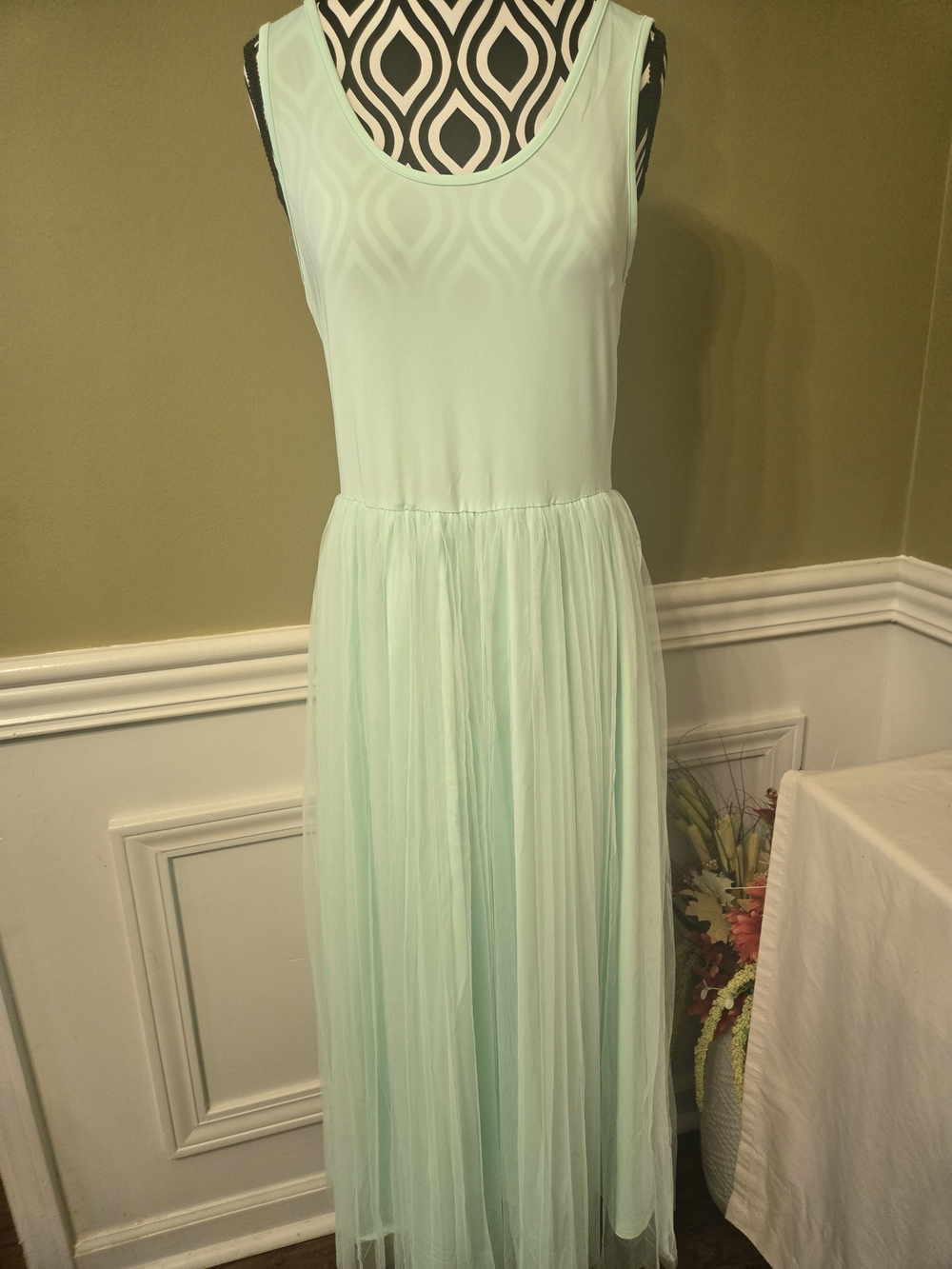 NEW Sleeveless Mint Tulle Maxi Dress - Brand Unspecified Medium